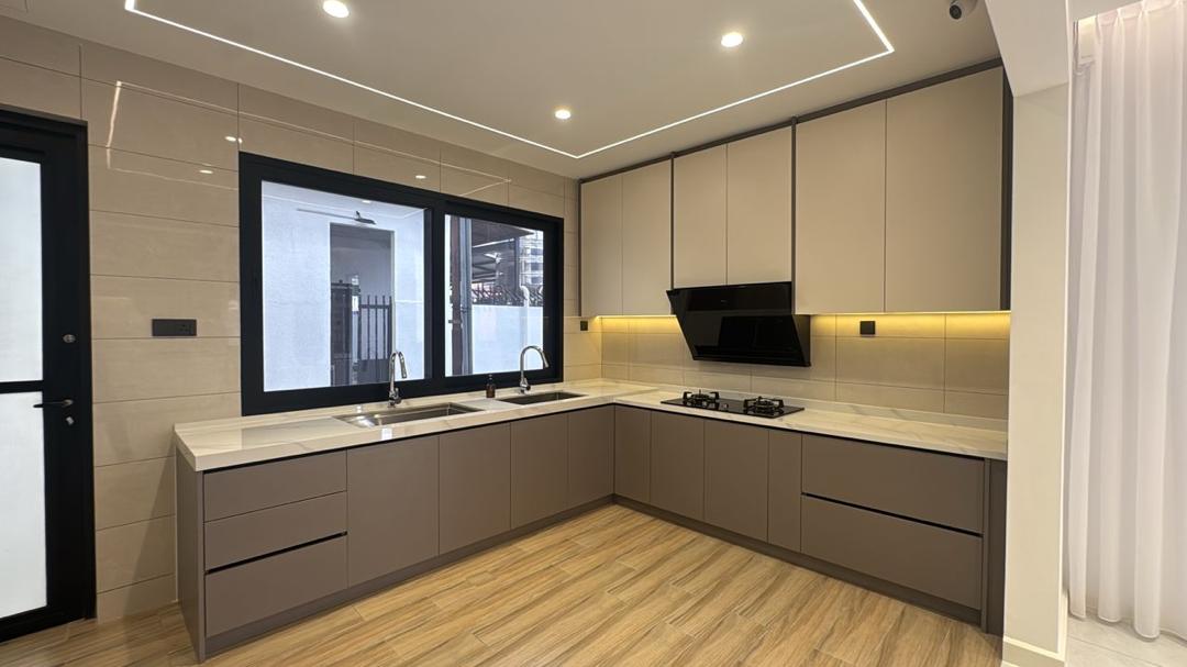 Modern kitchen with linear LED ceiling — Batu Cave
